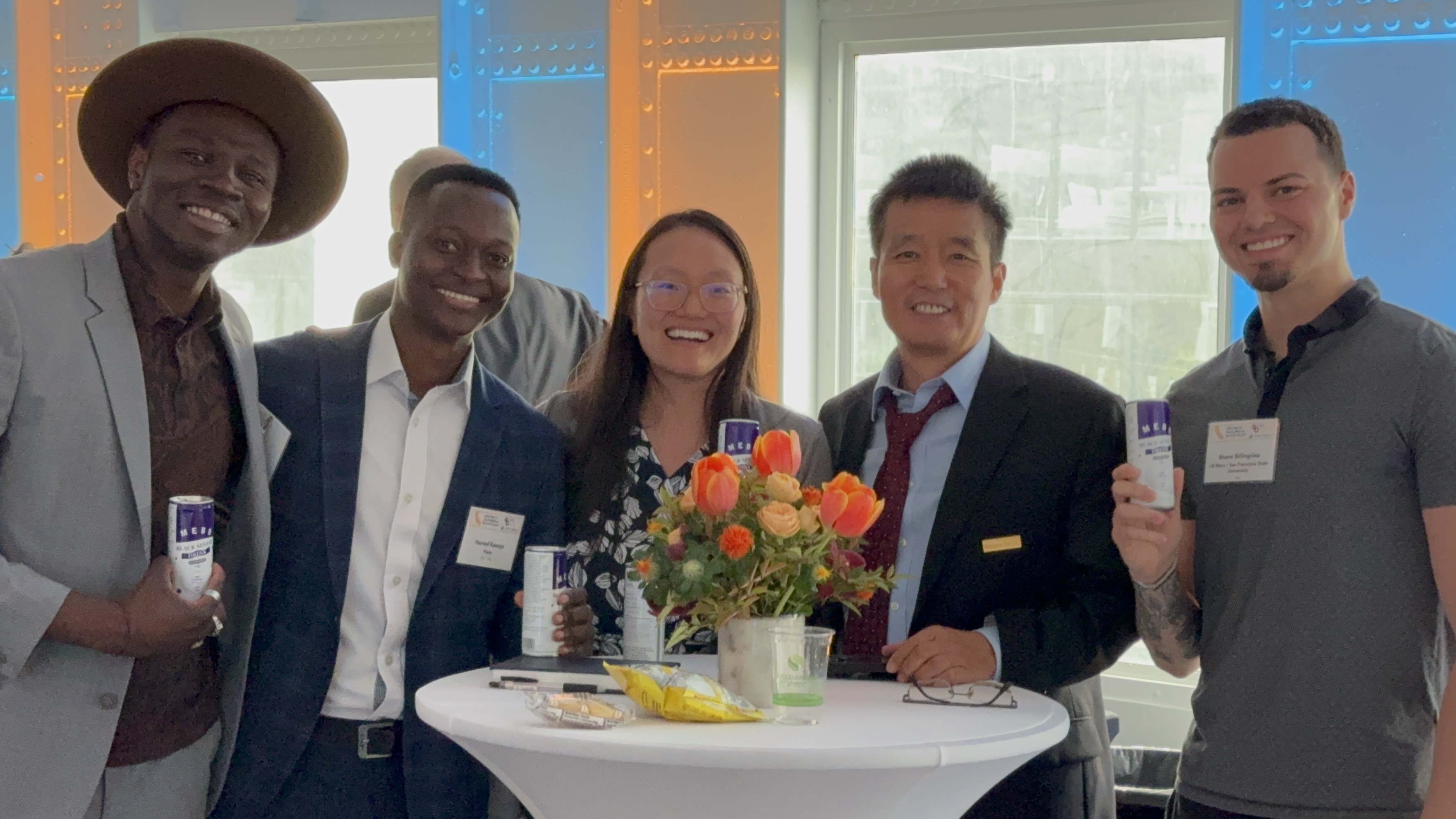 CC网投再生源黑芝麻乳，APEC系列活动专供饮品。